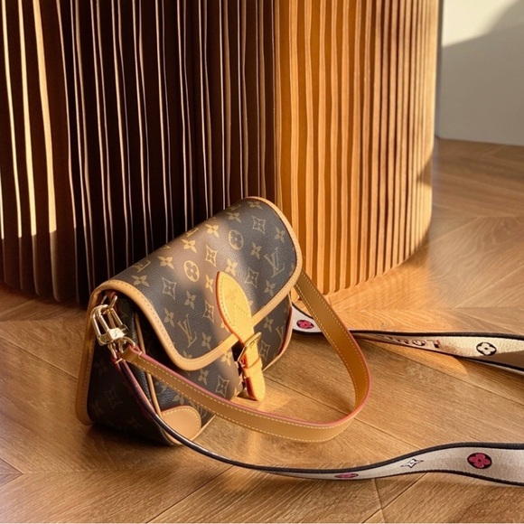 Brown LV Monogram Shoulder Bag, New - Picture 13 of 16